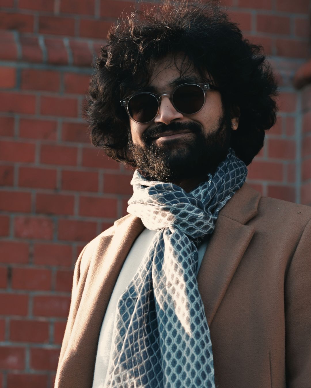 Fine Wool Scarf – Modern Geometric Print (Grey & Navy)