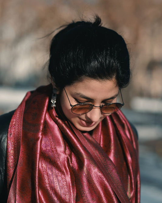 Jamawar-Seidenschal – Karmesinrot